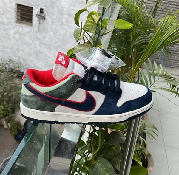 NIKE SB Dunk Sneakers