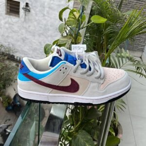 NIKE SB Dunk Sneakers