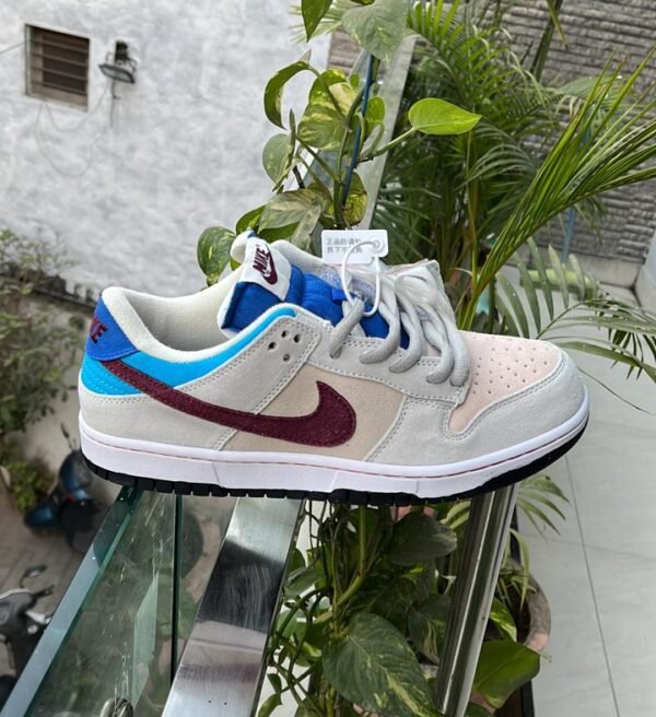 NIKE SB Dunk Sneakers