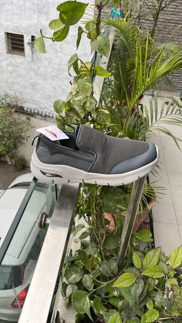 SKECHERS Arch Fit Sneakers