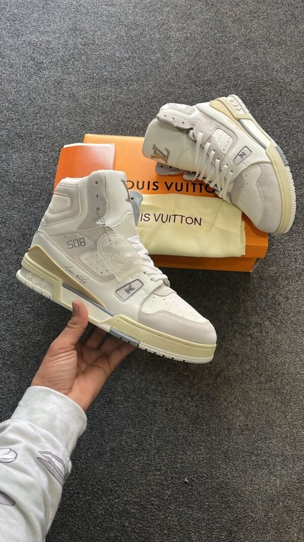 LOUIS VUITTON Trainer High Sneakers