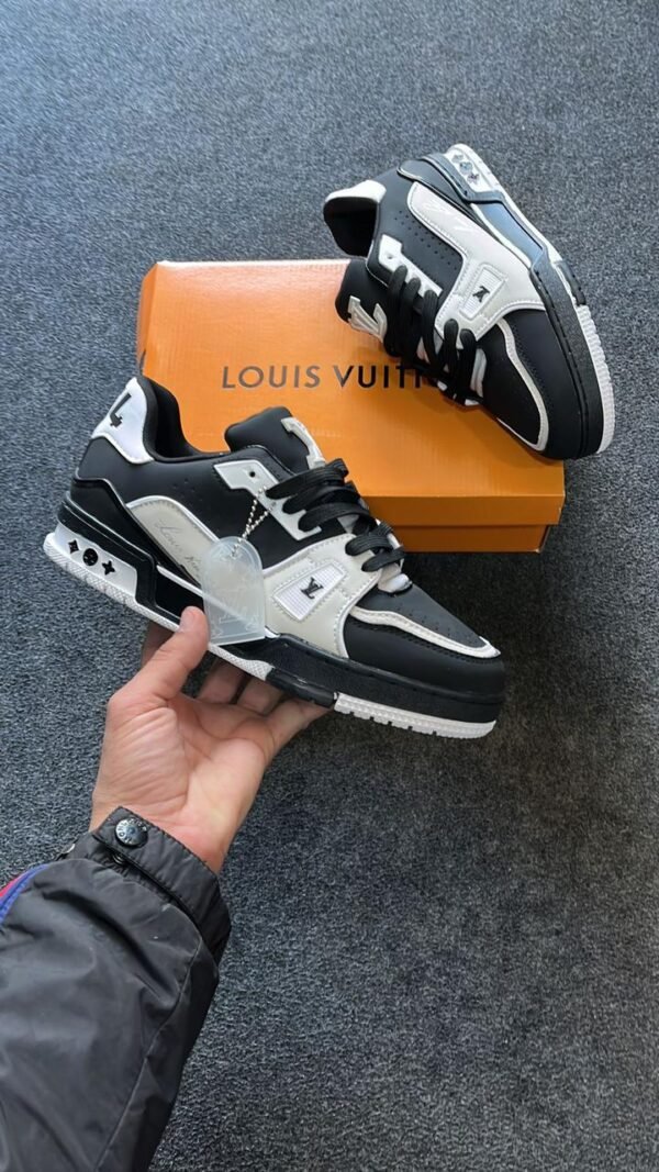 LOUIS VUITTON Trainer Low Sneakers