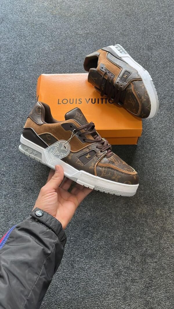 LOUIS VUITTON Trainer Low Sneakers