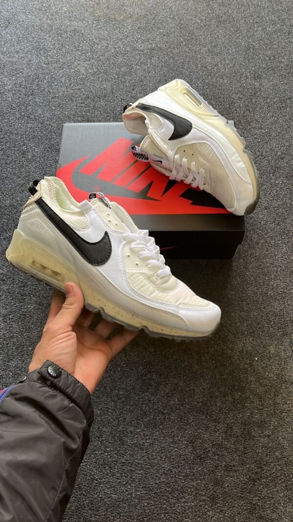 AirMax 90 Escape Sneakers