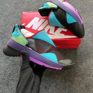 NIKE Fly Ease Sneakers 