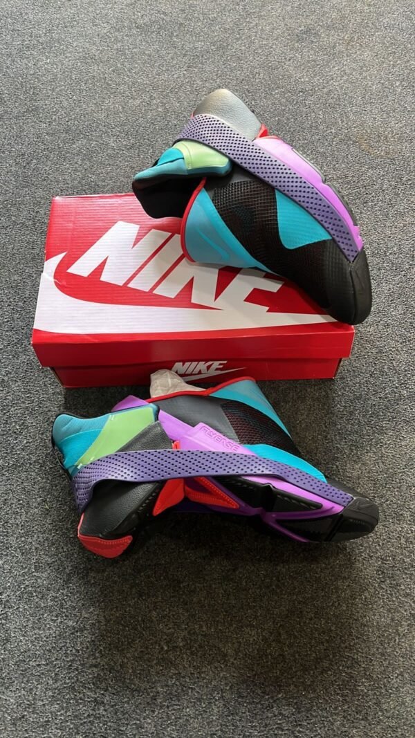 NIKE Fly Ease Sneakers 