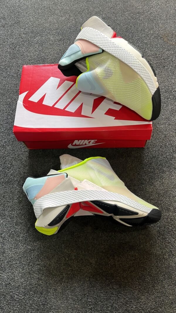 NIKE Fly Ease Sneakers 