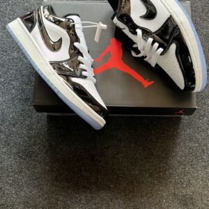 JORDAN 1 Low Concord Sneakers 