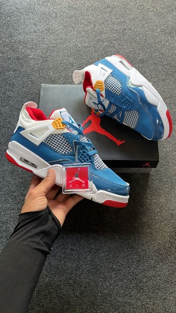 JORDAN Retro 4 Sneakers 