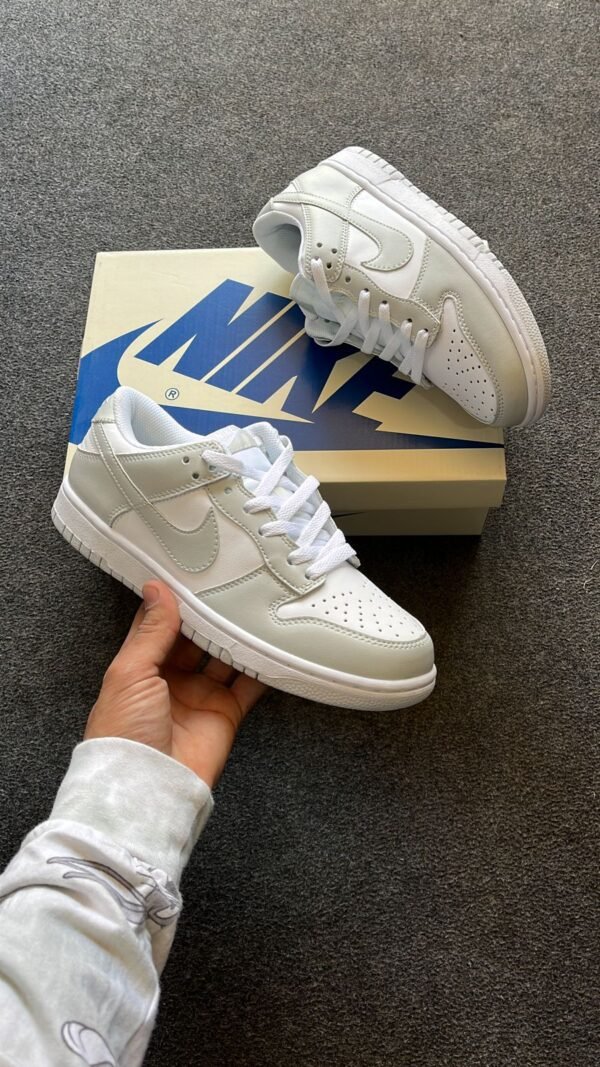 NIKE SB Dunk Sneakers 