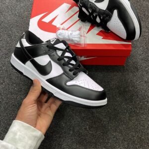 NIKE SB Dunk Sneakers 