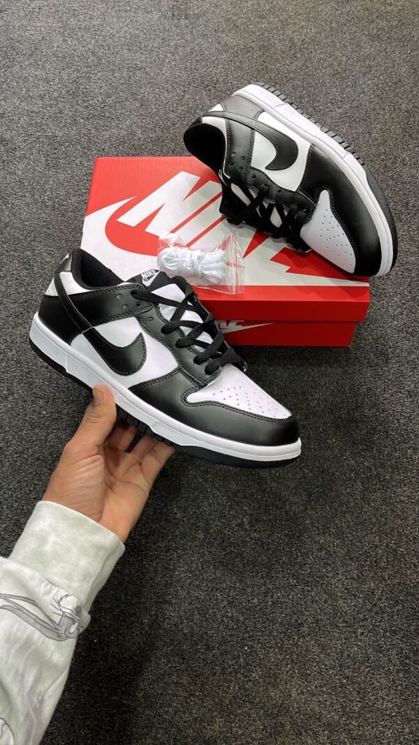 NIKE SB Dunk Sneakers 