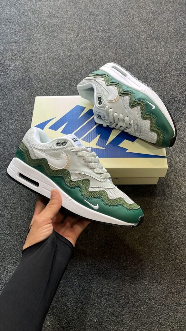 NIKE X Patta Air max Sneakers 