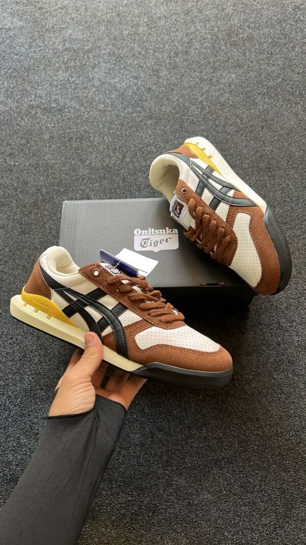 Onitsuka Tiger Ultimate 82 Sneakers 