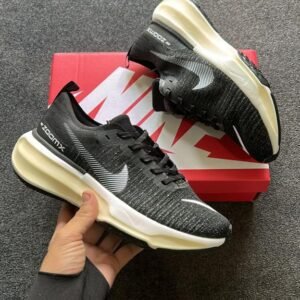 NIKE Invincible Run 3 Sneakers 