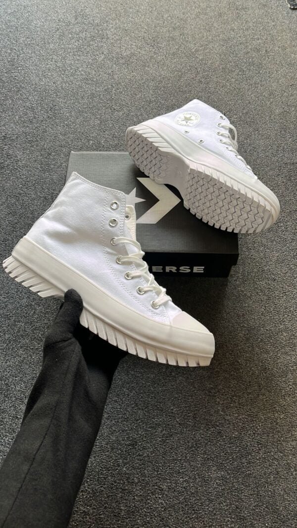Converse Chuck Taylor Lugged Sneaker
