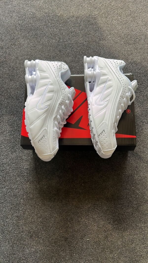 NIKE Shox NZ Edition