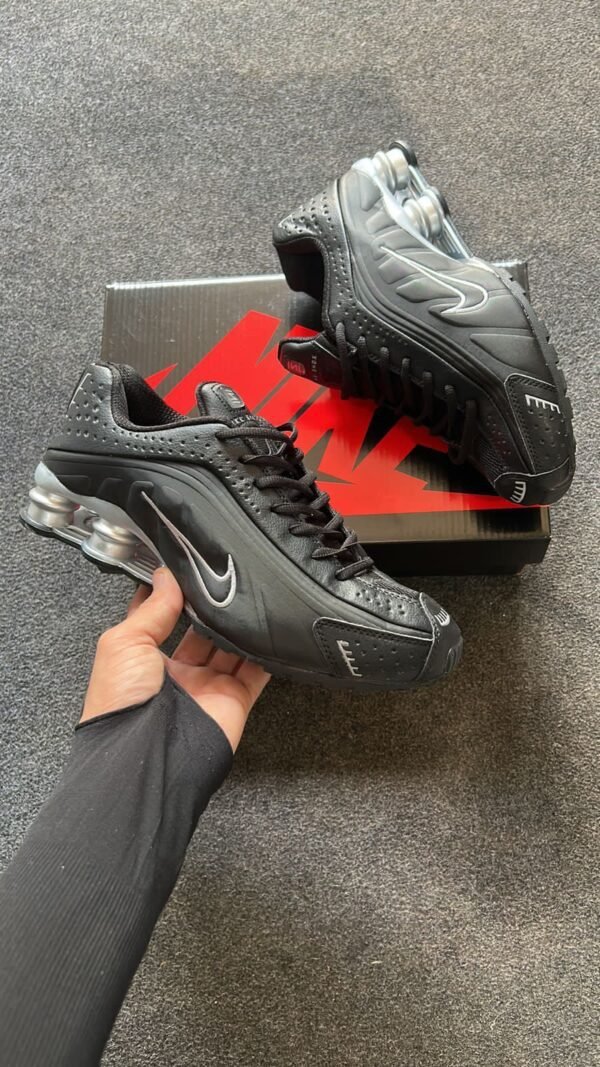NIKE Shox NZ Edition