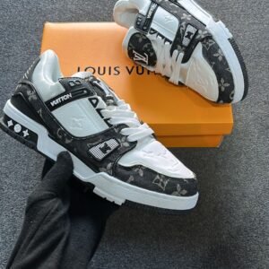 LOUIS VUITTON Trainer Low Sneakers 