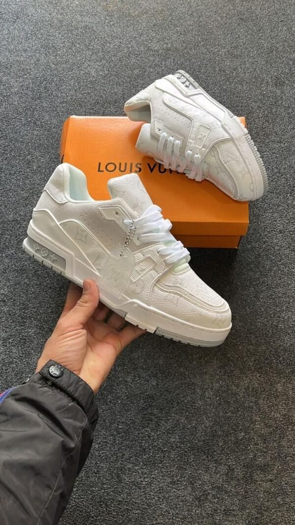 LOUIS VUITTON Trainer Low Sneakers 
