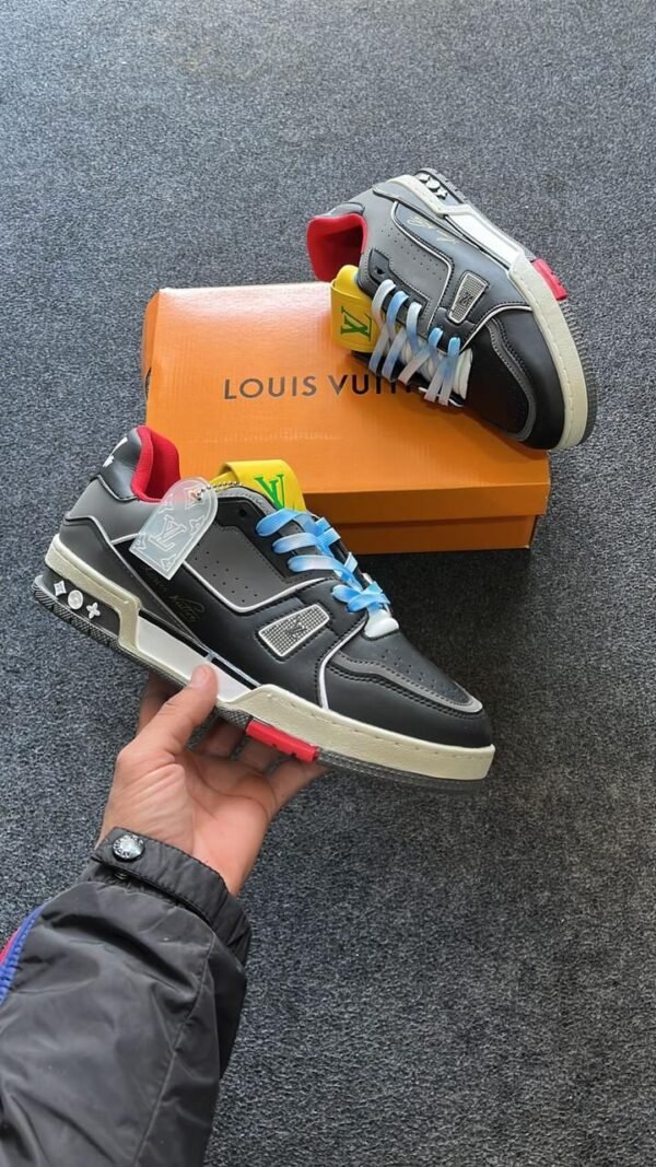 LOUIS VUITTON Trainer Low Sneakers 