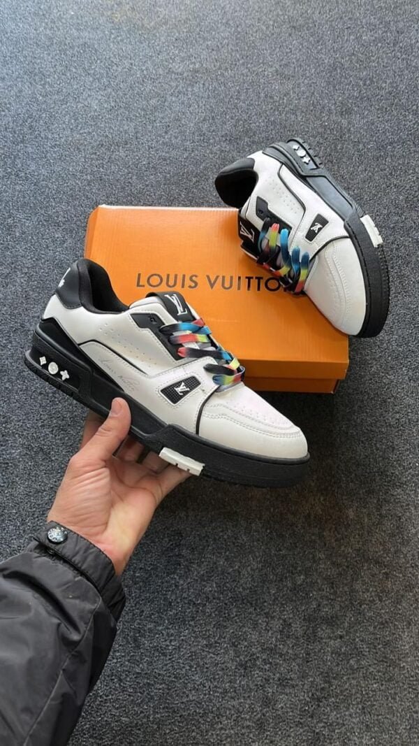 LOUIS VUITTON Trainer Low Sneakers 