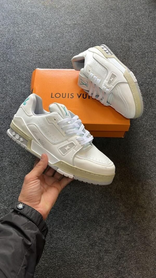 LOUIS VUITTON Trainer Low Sneakers 
