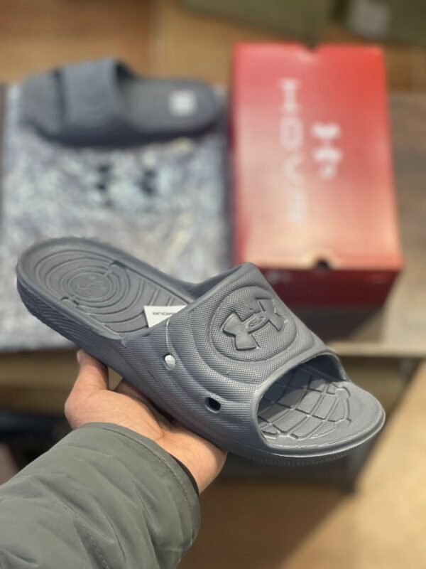 UNDER ARMOUR Slides
