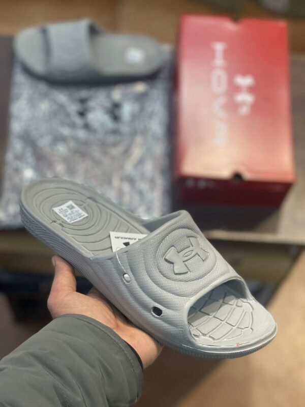 UNDER ARMOUR Slides