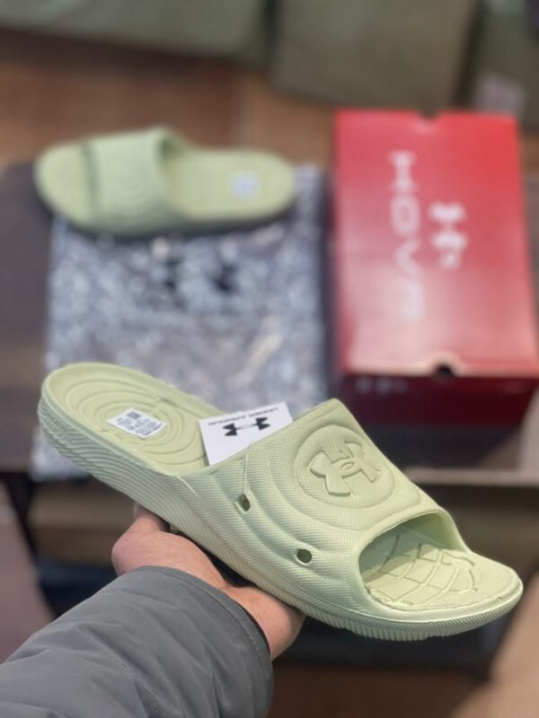 UNDER ARMOUR Slides
