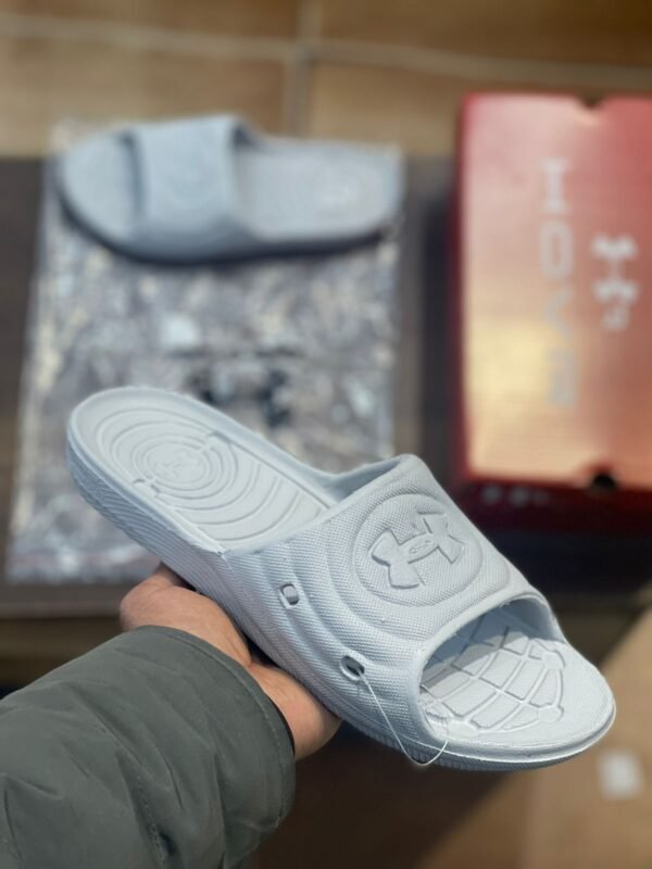 UNDER ARMOUR Slides