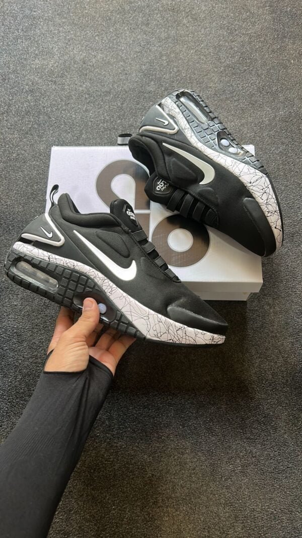 NIKE Adapt Automax Sneakers 
