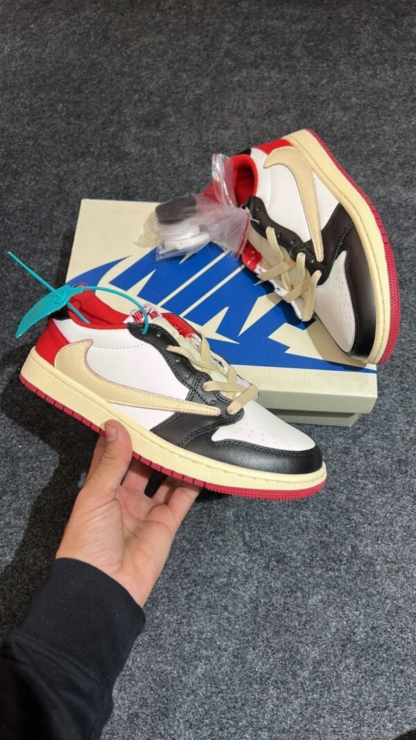Air Jordan 1 Low X Travis Scott Fragment