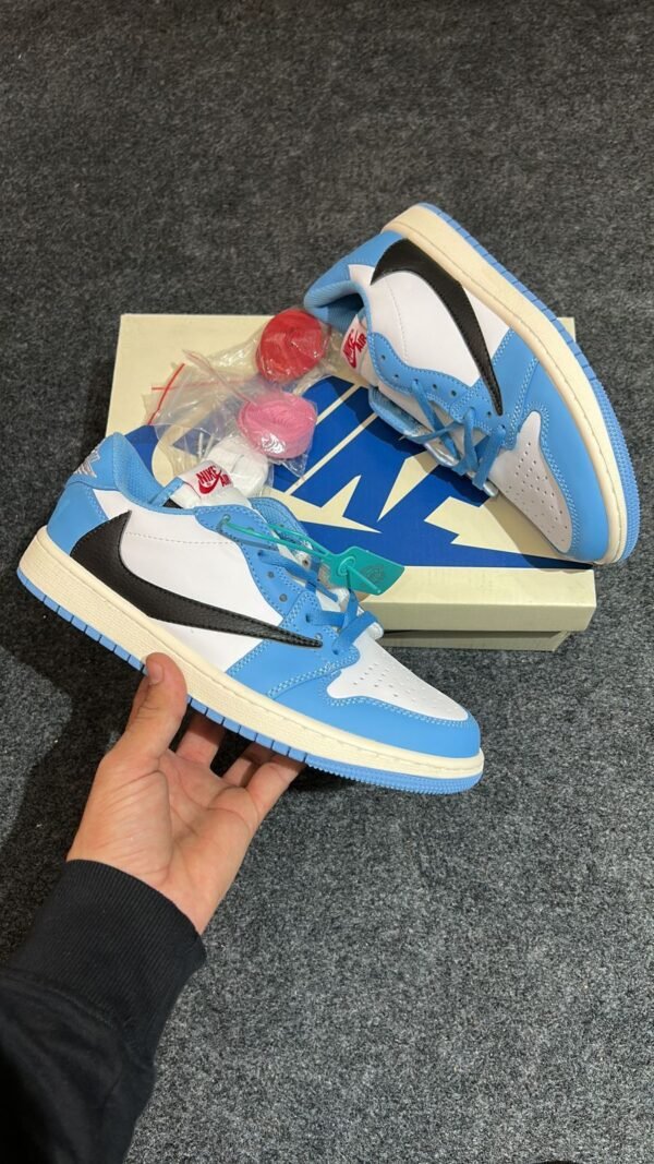 Air Jordan 1 Low X Travis Scott Fragment