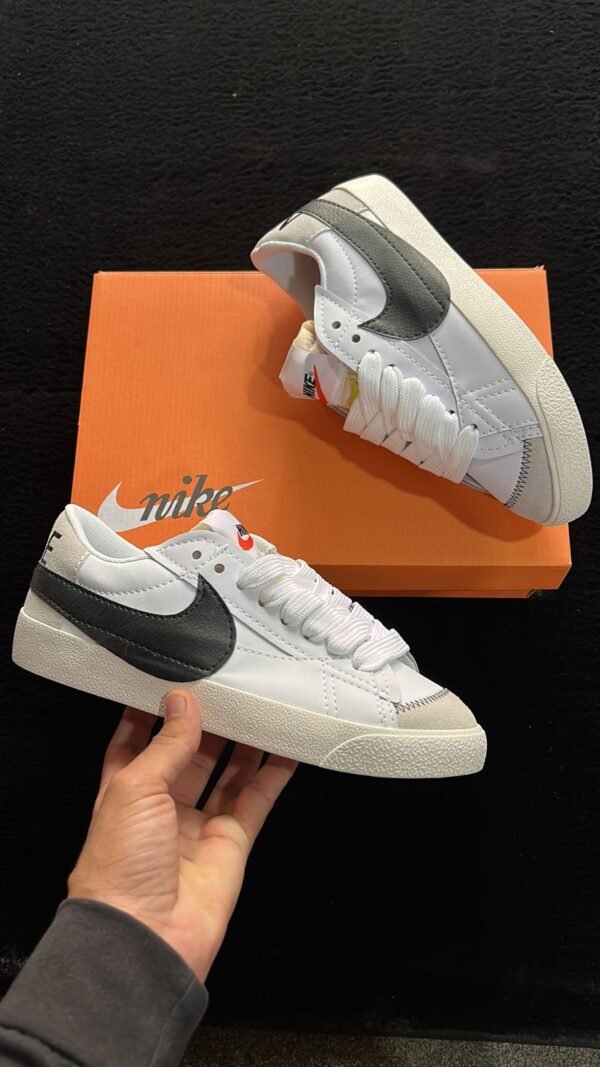 NIKE Blazer Low 77 Jumbo Sneaker 