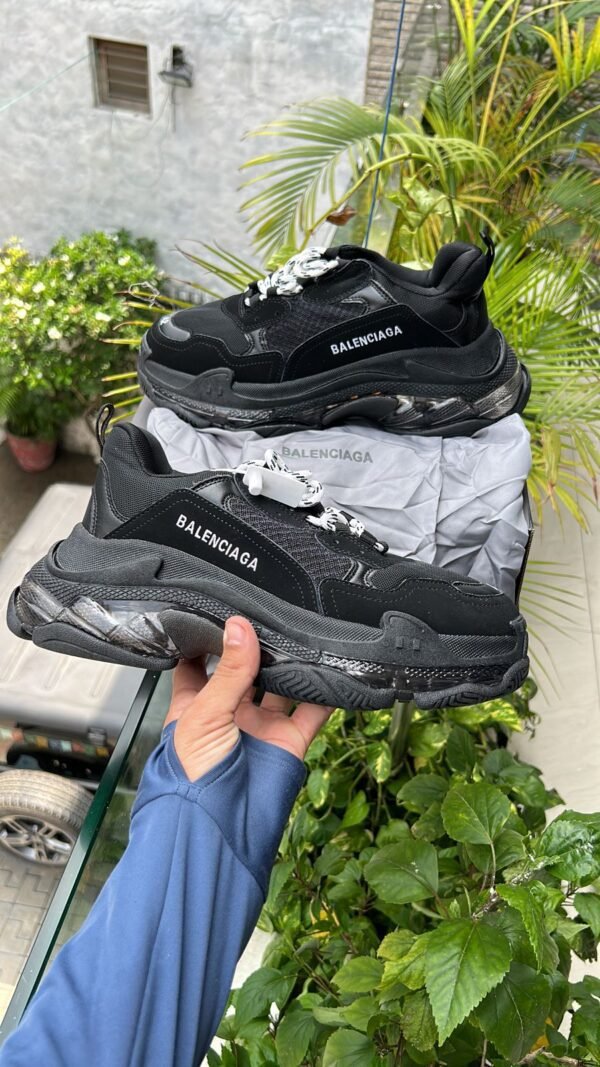 BALENCIAGA Triple S Edition 