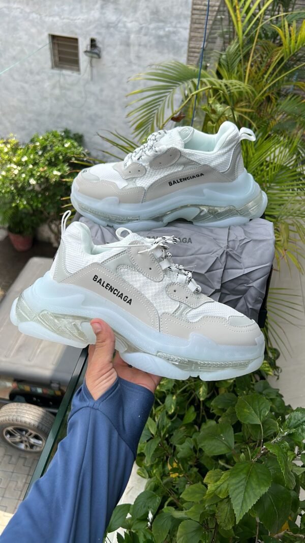 BALENCIAGA Triple S Edition 