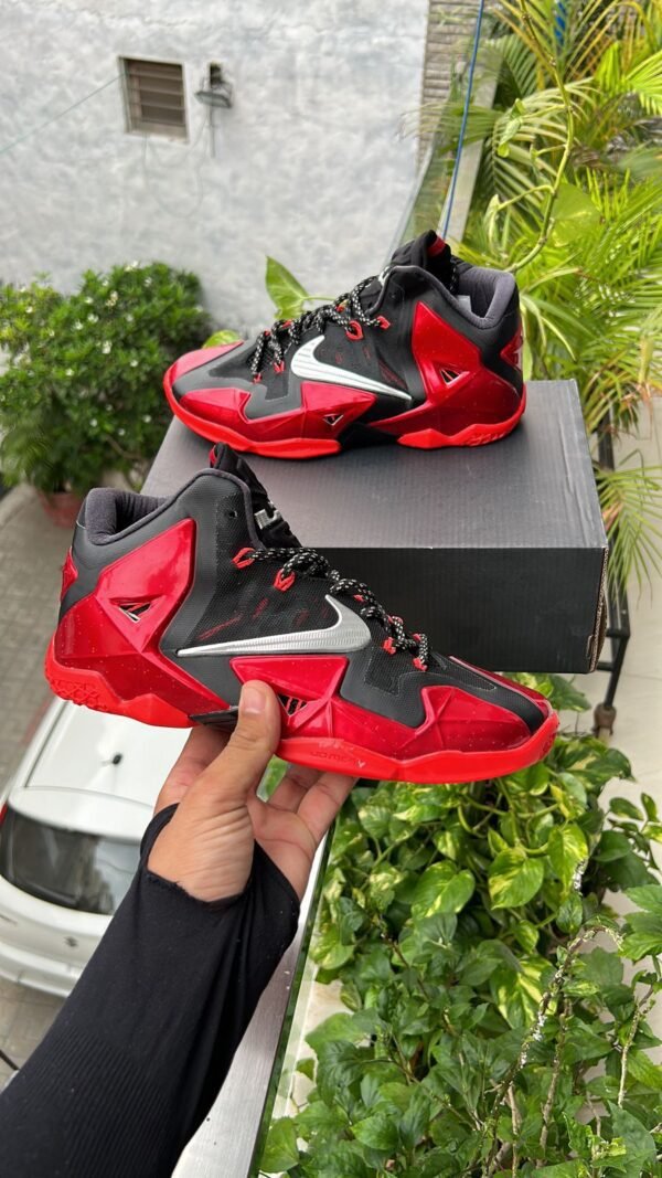 NIKE LeBron XI Miami Heat