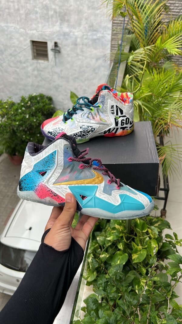 NIKE LeBron XI 