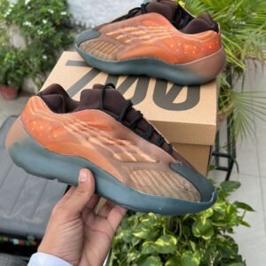 ADIDAS Yeezy 700 V3 Copper Fade Edition