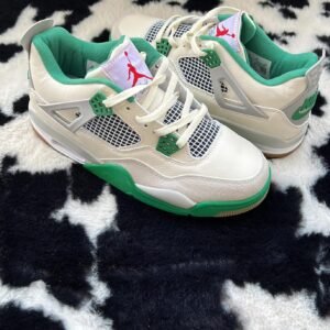 JORDAN Retro 4 Pine Green