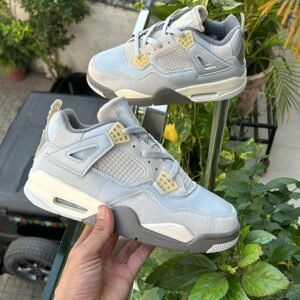 JORDAN Retro 4 Photon Dust/Craft 