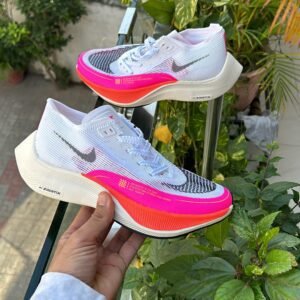 NIKE Women’s ZoomX Vaporfly Next 2