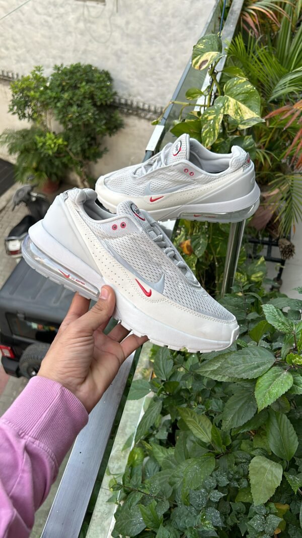 NIKE AirMax Pulse
