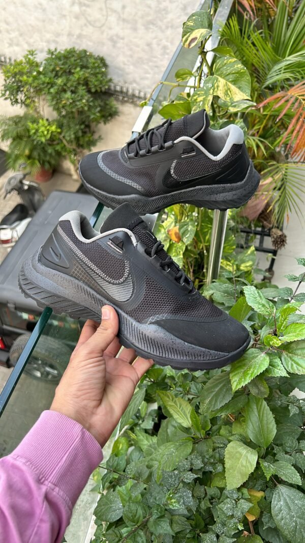 NIKE React SFB