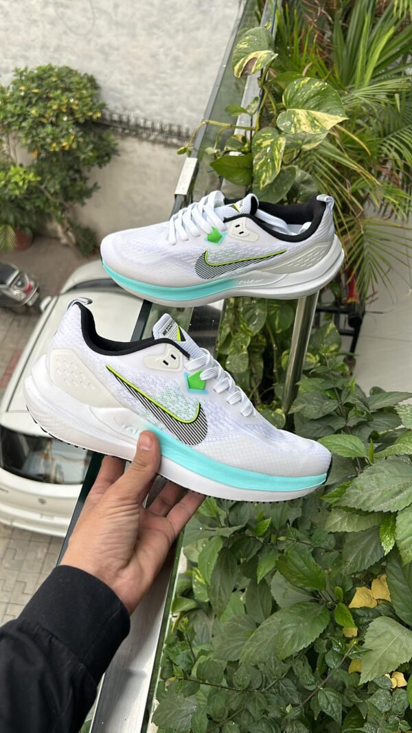 NIKE Air ZoomX 2023