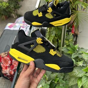 AIR JORDAN 4 Thunder 