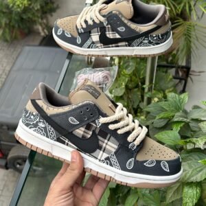 NIKE X Travis Scott SB Dunk QS Cactus Jack 