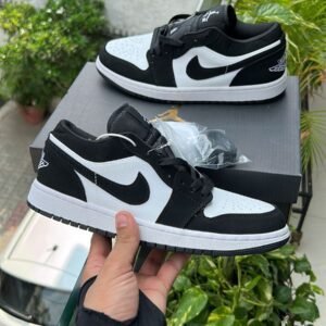 AIR JORDAN One Low Panda Suede 