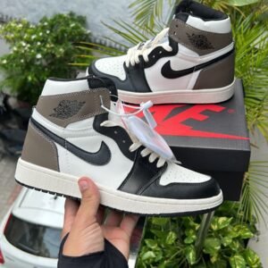 NIKE Air Jordan One High “Dark Mocha”